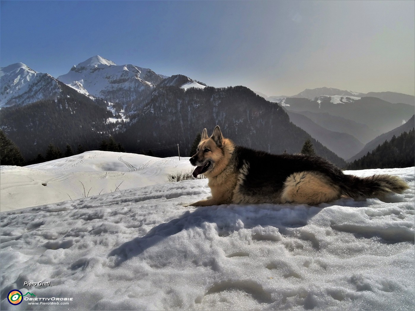 35 Un attimo di riposo me lo merito ...davanti al bellissimo Monte Cavallo !.JPG -                                